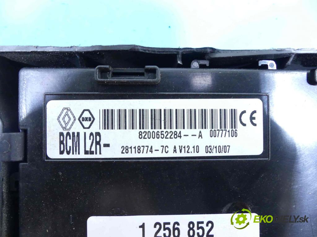 Renault Clio III 2005-2012 1,2.0 16v 75 HP manual 55 kW 1149 cm3 5- modul riadiaca jednotka 8200652284A (Ostatné)