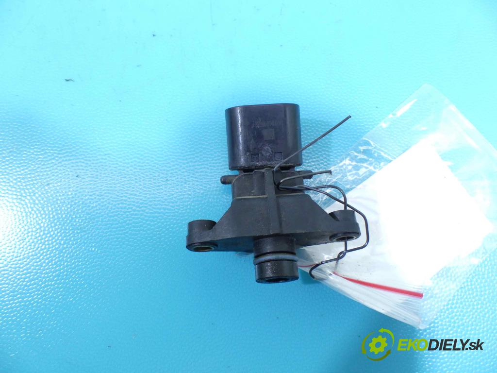 Chrysler Pt cruiser 2.4 16v 152KM automatic 112 kW 2429 cm3 5- snímač tlaku 04686684AA (Snímače tlaku)