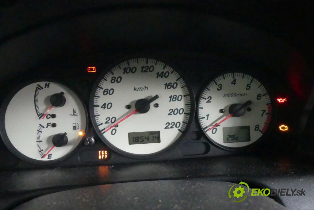 Mazda Premacy 1.8 16v 101 HP manual 74 kW 1840 cm3 5- prístrojovka/ budíky  (Prístrojové dosky, displeje)