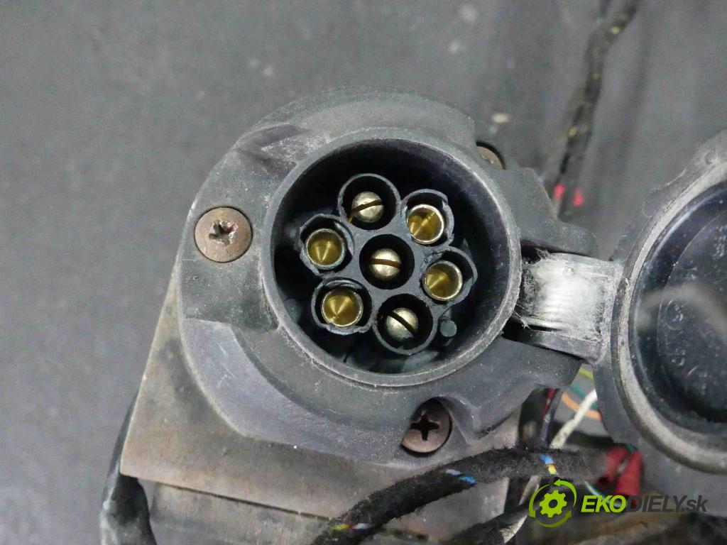 Mazda Premacy 1.8 16v 101 hp manual 74 kW 1840 cm3 5- oko tažné 52400006