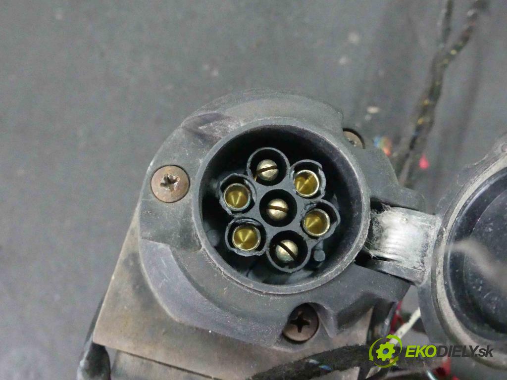 Mazda Premacy 1.8 16v 101 hp manual 74 kW 1840 cm3 5- oko tažné 52400006