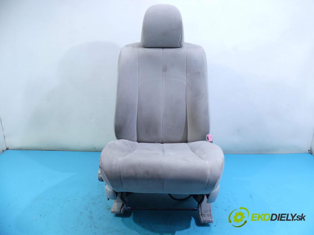 Toyota Estima III 2006-2019 2.4 vvti 170 HP automatic 125 kW 2399 cm3 5- Sedačka pravý  (Sedačky, sedadlá)