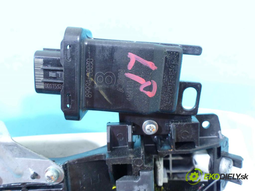 Toyota Estima III 2006-2019 2.4 vvti 170 HP automatic 125 kW 2399 cm3 5- rukoväť predné ľavé mimo:  (Vonkajšie predné ľavé)