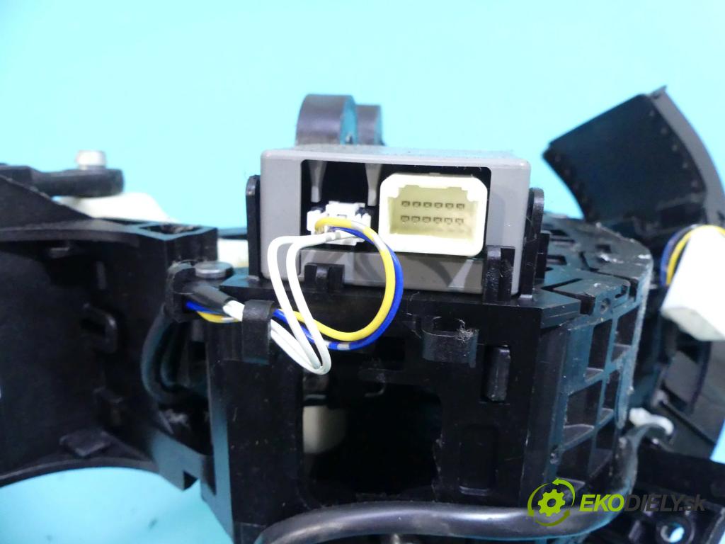 Toyota Estima III 2006-2019 2.4 vvti 170 HP automatic 125 kW 2399 cm3 5- Páka: Změny: stupeň,rýchlosť  (Rýchlostné páky / kulisy)