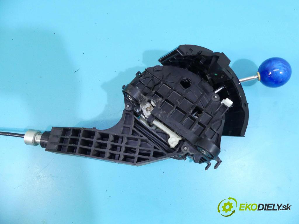 Toyota Estima III 2006-2019 2.4 vvti 170 HP automatic 125 kW 2399 cm3 5- Páka: Změny: stupeň,rýchlosť  (Rýchlostné páky / kulisy)