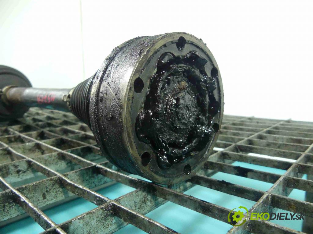 Audi A3 8P 2003-2012 1.8 TFSI 160 HP manual 118 kW 1798 cm3 5- poloos ľavé  (Poloosy)