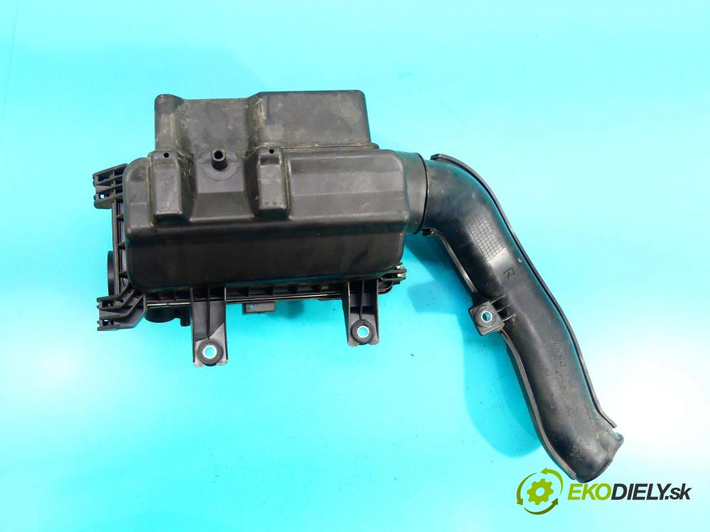 Toyota Urban Cruiser 1.3 vvti 101 HP manual 74 kW 1329 cm3 5- obal filtra vzduchu 014140-1270 (Obaly filtrov vzduchu)