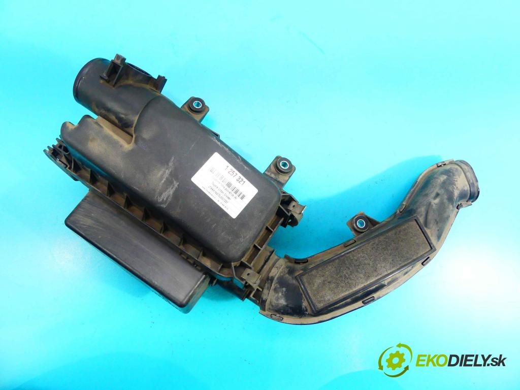 Toyota Urban Cruiser 1.3 vvti 101 HP manual 74 kW 1329 cm3 5- obal filtra vzduchu 014140-1270 (Obaly filtrov vzduchu)