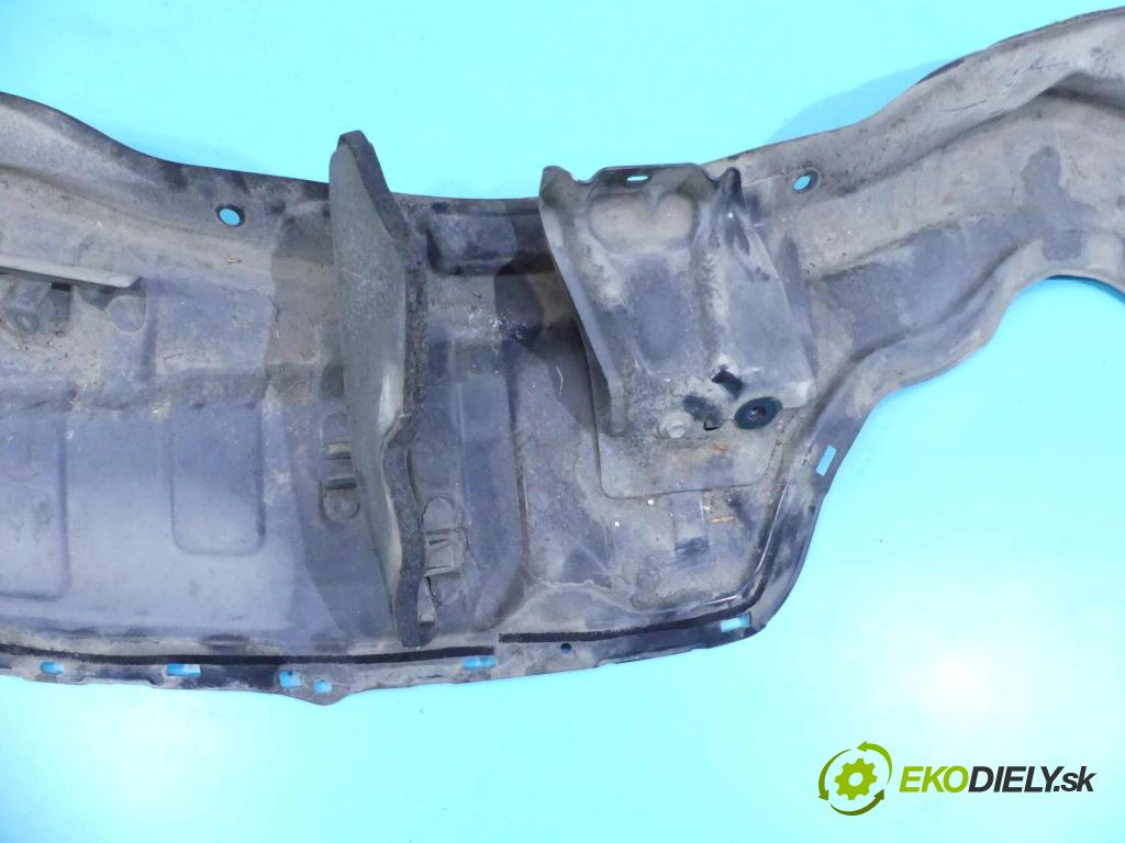 Toyota Urban Cruiser 1.3 vvti 101 HP manual 74 kW 1329 cm3 5- torpédo  (Torpéda)