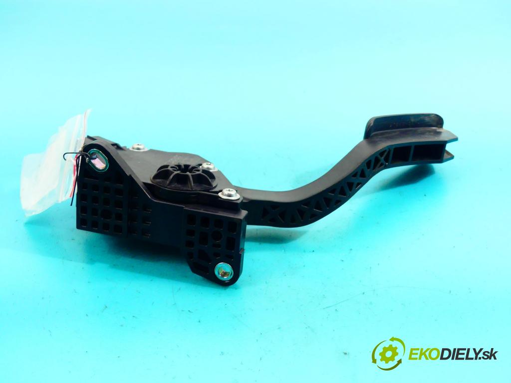 Toyota Urban Cruiser 1.3 vvti 101 HP manual 74 kW 1329 cm3 5- pedále 78110-52020 (Pedále)