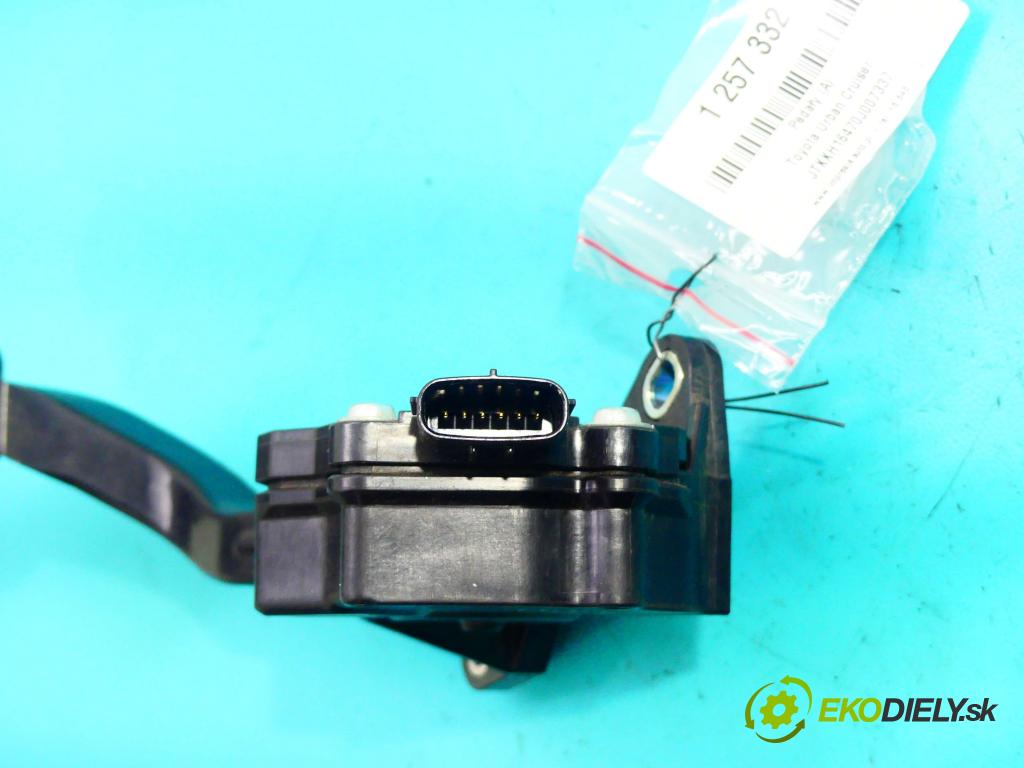 Toyota Urban Cruiser 1.3 vvti 101 HP manual 74 kW 1329 cm3 5- pedále 78110-52020 (Pedále)