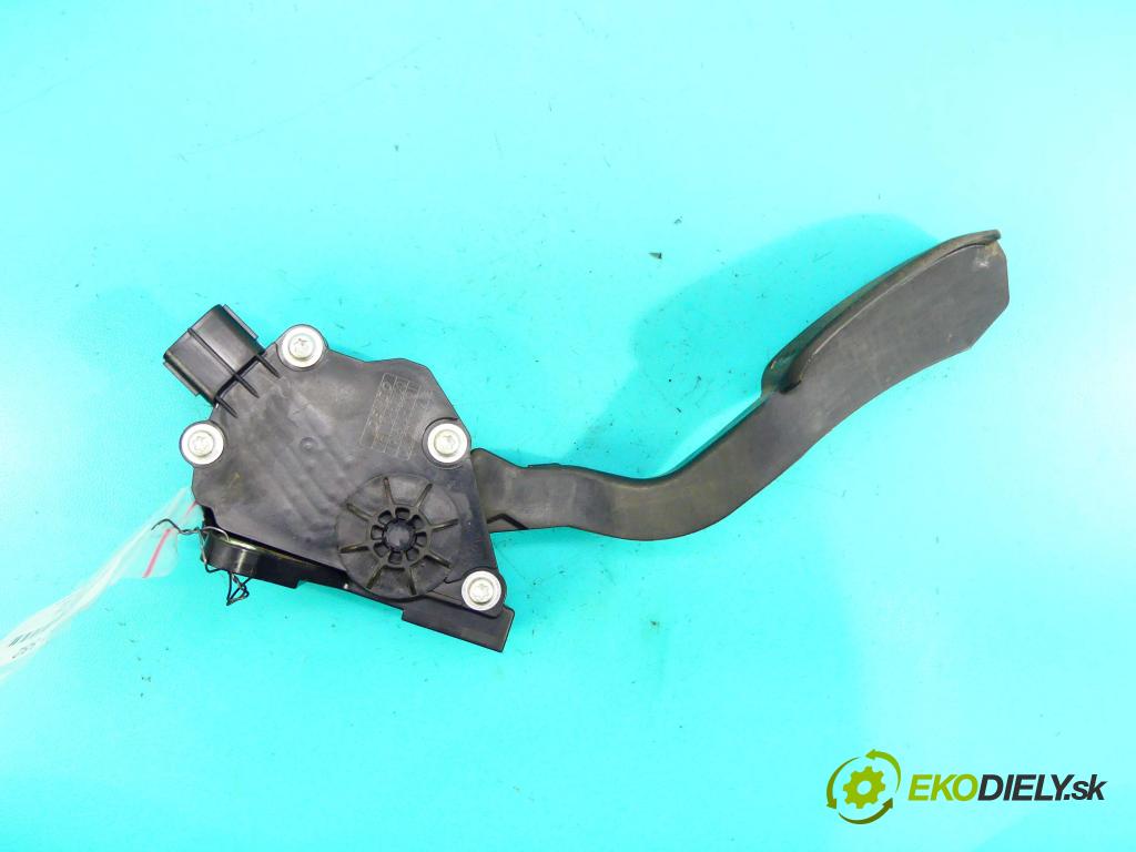 Toyota Urban Cruiser 1.3 vvti 101 HP manual 74 kW 1329 cm3 5- pedále 78110-52020 (Pedále)