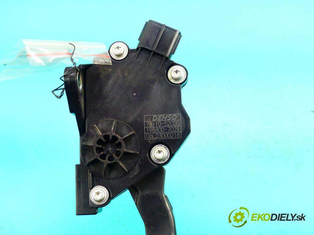 Toyota Urban Cruiser 1.3 vvti 101 HP manual 74 kW 1329 cm3 5- pedále 78110-52020 (Pedále)