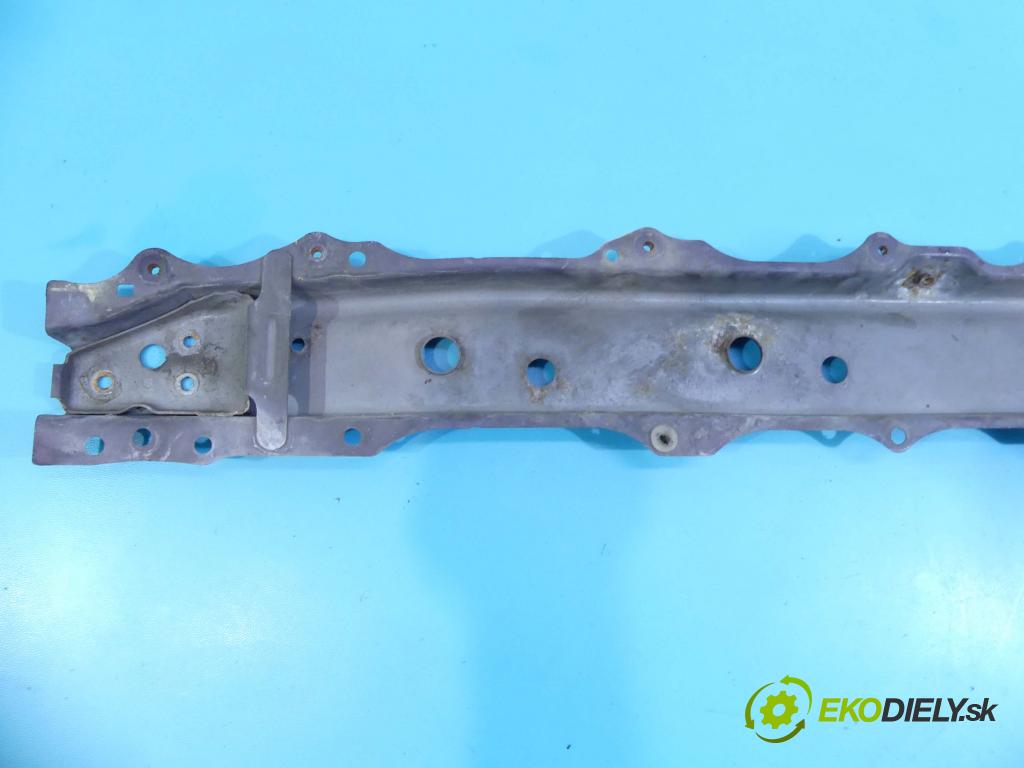 Toyota Urban Cruiser 1.3 vvti 101 hp manual 74 kW 1329 cm3 5- stěna přední  (Výztuhy přední)