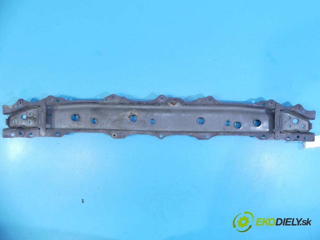 Toyota Urban Cruiser 1.3 vvti 101 hp manual 74 kW 1329 cm3 5- stěna přední  (Výztuhy přední)