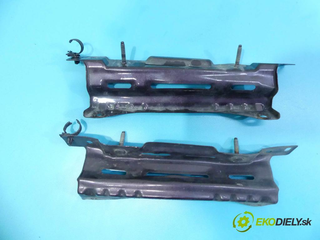 Toyota Urban Cruiser 1.3 vvti 101 hp manual 74 kW 1329 cm3 5- stěna přední  (Výztuhy přední)