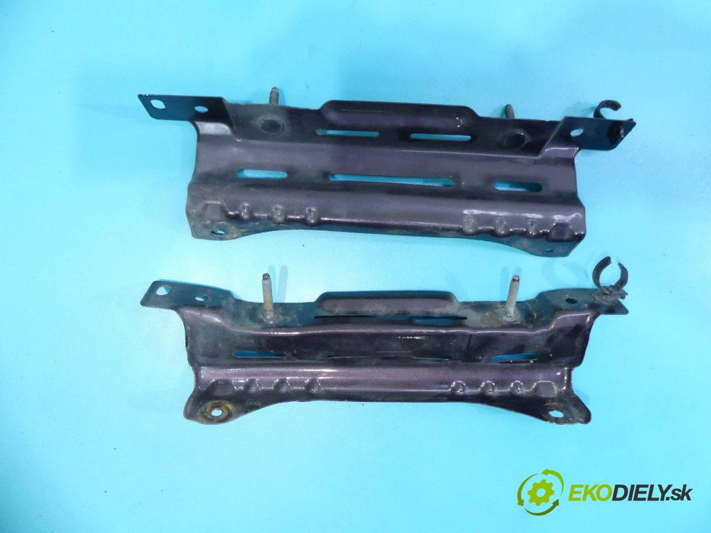 Toyota Urban Cruiser 1.3 vvti 101 hp manual 74 kW 1329 cm3 5- stěna přední  (Výztuhy přední)