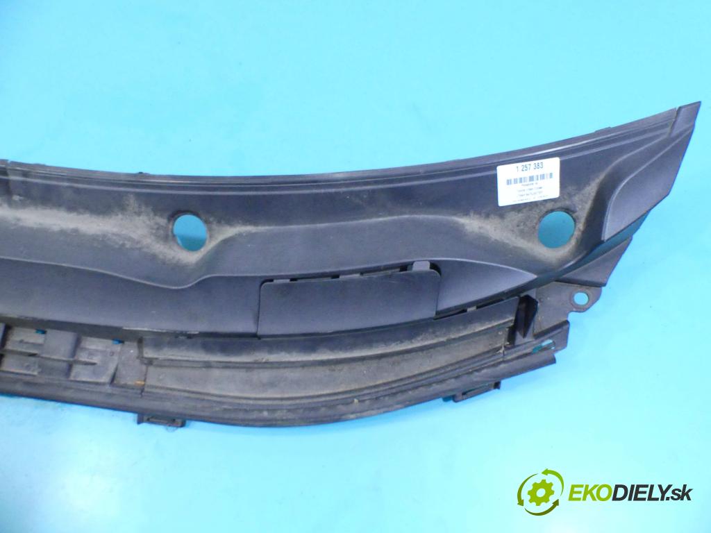 Toyota Urban Cruiser 1.3 vvti 101 HP manual 74 kW 1329 cm3 5- torpédo 55751-52030 (Torpéda)