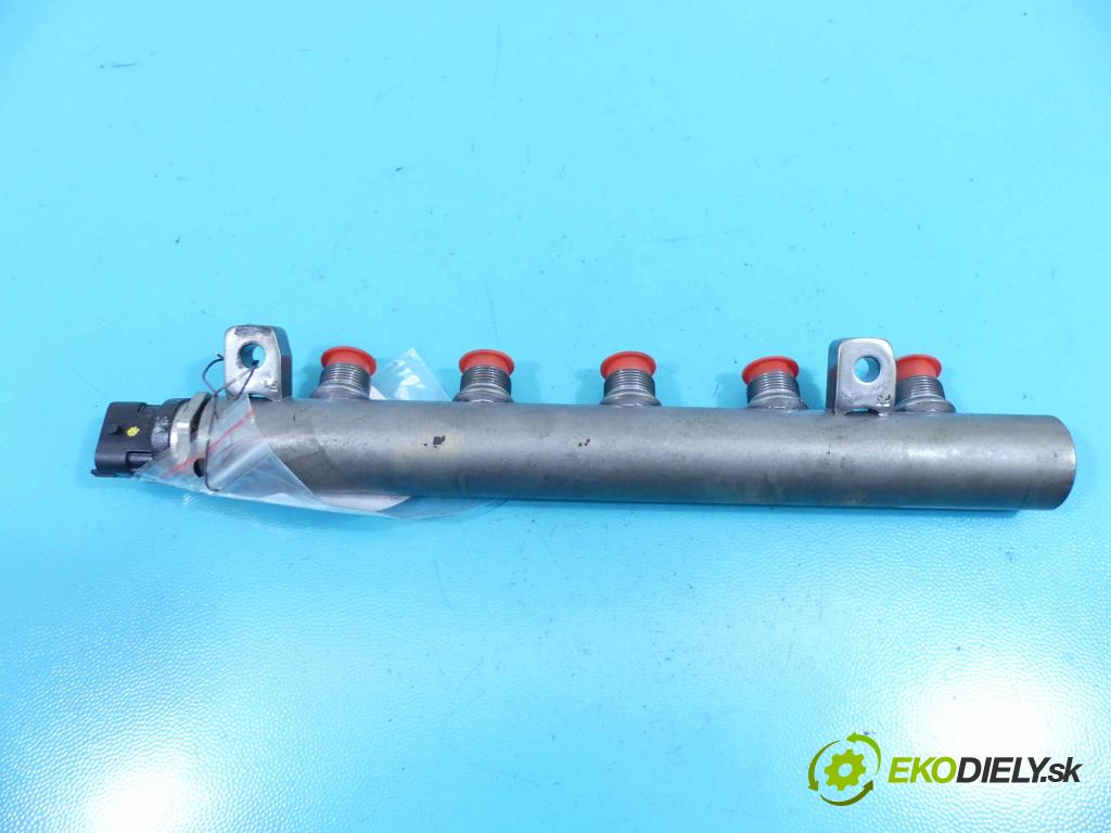 Nissan X-trail III T32 2013-2021 1.6 dci 131 HP manual 96 kW 1598 cm3 5- lišta vstrekovacia 175210542R (Vstrekovacie lišty)