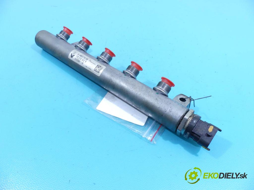 Nissan X-trail III T32 2013-2021 1.6 dci 131 HP manual 96 kW 1598 cm3 5- lišta vstrekovacia 175210542R (Vstrekovacie lišty)