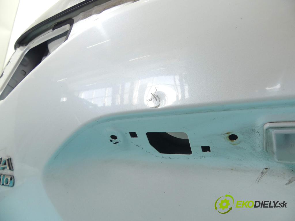 Toyota Estima III 2006-2019 2.4 vvti 170 hp automatic 125 kW 2399 cm3 5- zadní kufrové dveře  (Zadní kapoty)