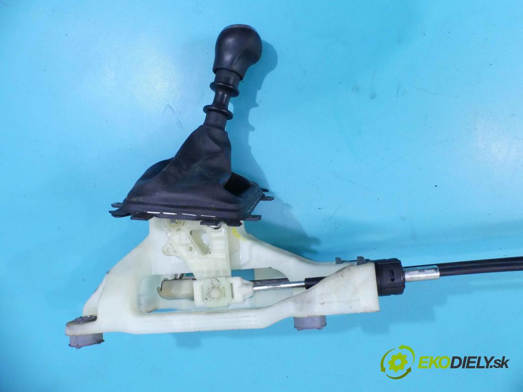 Kia Ceed I 2006-2012 1.6 16v 122 HP manual 89,7 kW 1591 cm3 5- Páka: Změny: stupeň,rýchlosť  (Rýchlostné páky / kulisy)