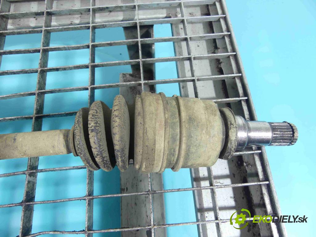 Toyota Yaris I 1999-2005 1.0 vvti 68 HP manual 50 kW 998 cm3 3- poloos pravé (Poloosy)