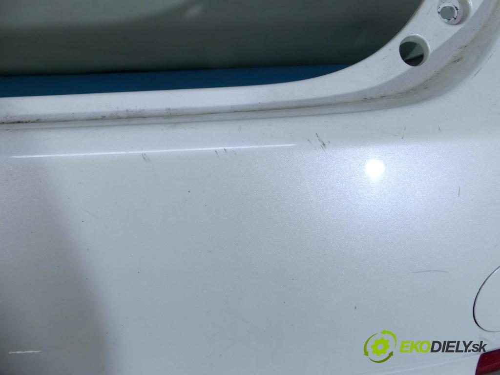 Toyota Estima III 2006-2019 2.4 vvti 170 hp automatic 125 kW 2399 cm3 5- nárazník zadní
