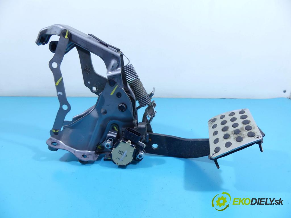 Toyota Estima III 2006-2019 2.4 vvti 170 HP automatic 125 kW 2399 cm3 5- pedále 89510-30040 (Pedále)