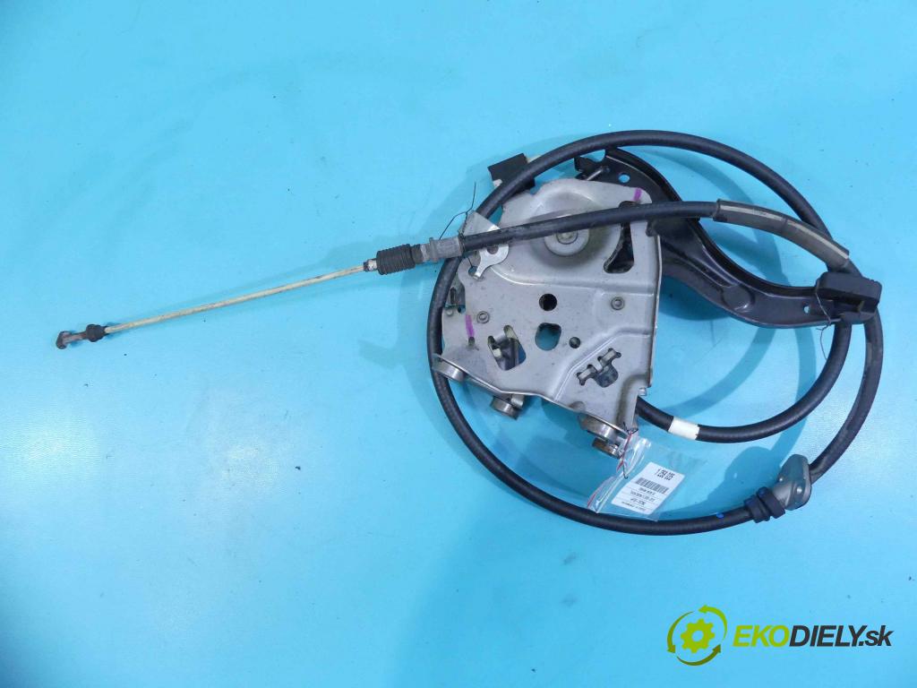 Toyota Estima III 2006-2019 2.4 vvti 170 HP automatic 125 kW 2399 cm3 5- Brzda manuál:  (Ručné brzdy)