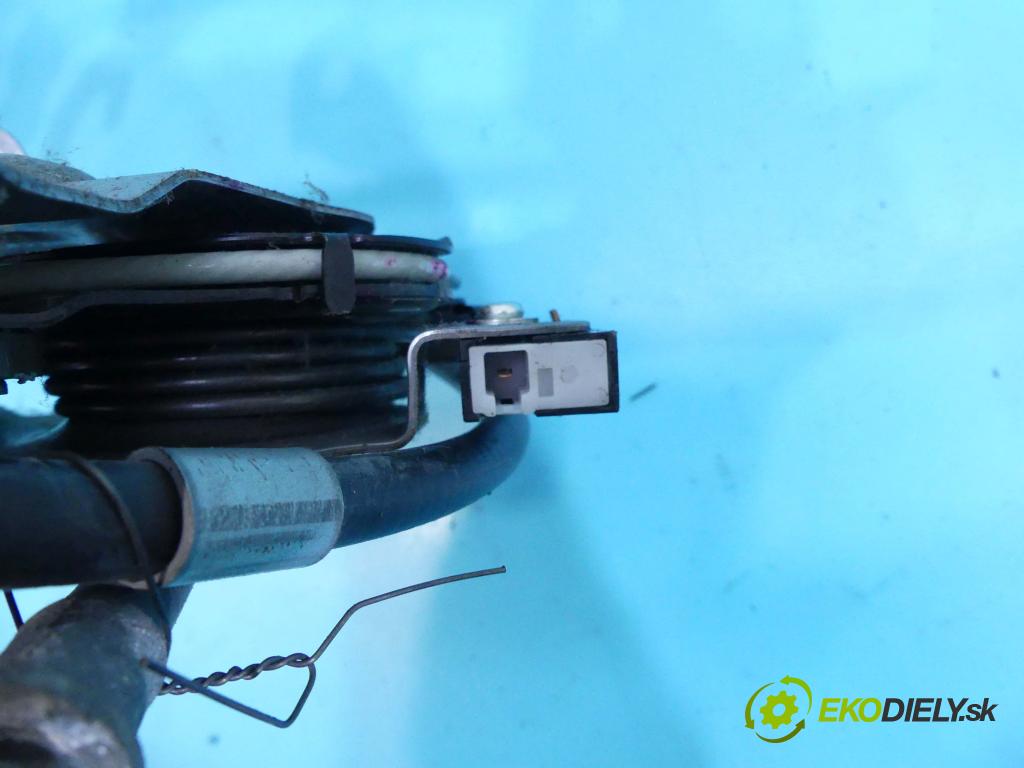 Toyota Estima III 2006-2019 2.4 vvti 170 HP automatic 125 kW 2399 cm3 5- Brzda manuál:  (Ručné brzdy)