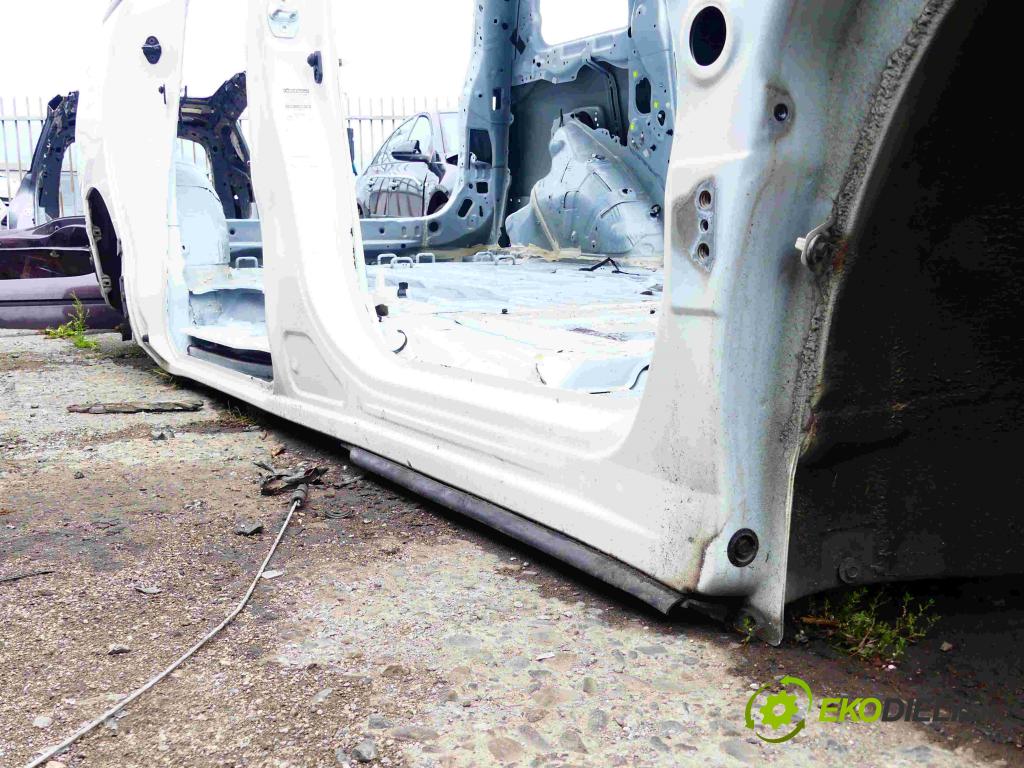 Toyota Estima III 2006-2019 2.4 vvti 170 hp automatic 125 kW 2399 cm3 5- práh pravý  (Ostatní)