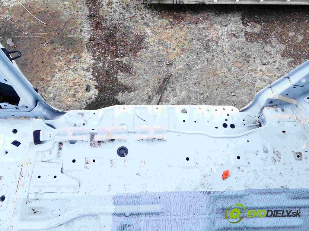 Toyota Estima III 2006-2019 2.4 vvti 170 hp automatic 125 kW 2399 cm3 5- práh pravý  (Ostatní)