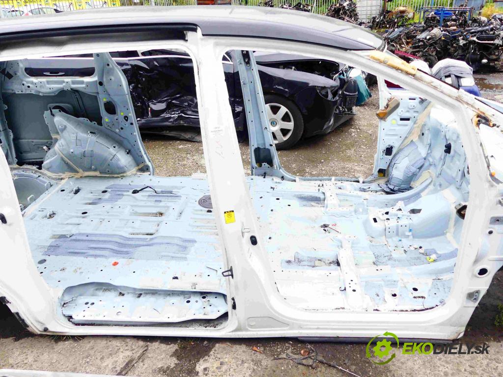 Toyota Estima III 2006-2019 2.4 vvti 170 hp automatic 125 kW 2399 cm3 5- práh pravý  (Ostatní)