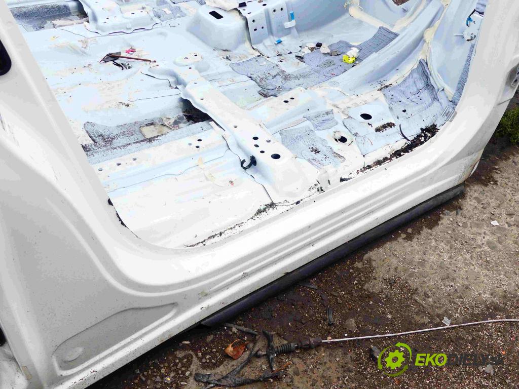 Toyota Estima III 2006-2019 2.4 vvti 170 hp automatic 125 kW 2399 cm3 5- práh pravý  (Ostatní)