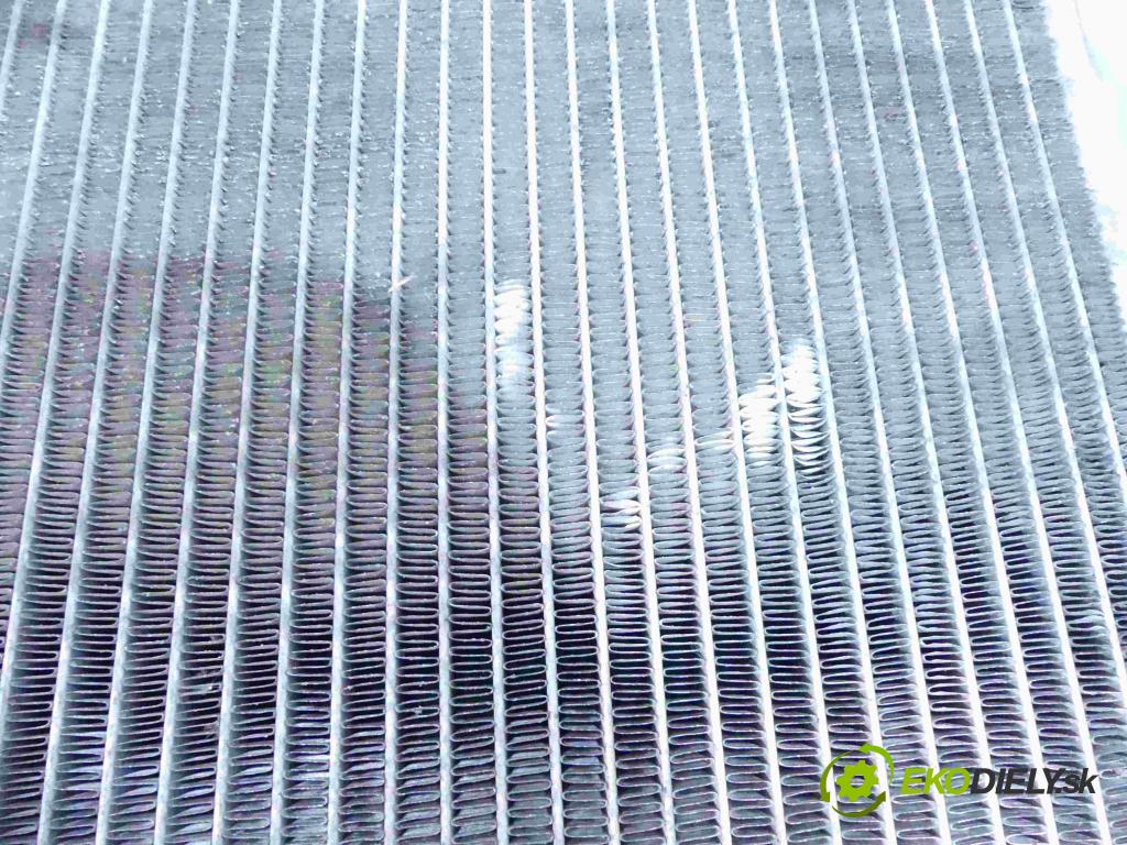 Citroen C4 I 2004-2011 1.6 hdi 90 HP manual 66 kW 1560 cm3 5- chladič  (Chladiče)