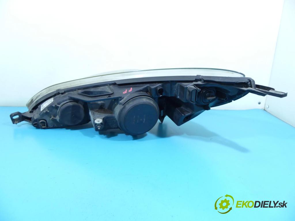 Peugeot 407 2.0 hdi 136 HP manual 100 kW 1997 cm3 4- Reflektor: pravý 0301213274 (Pravé)