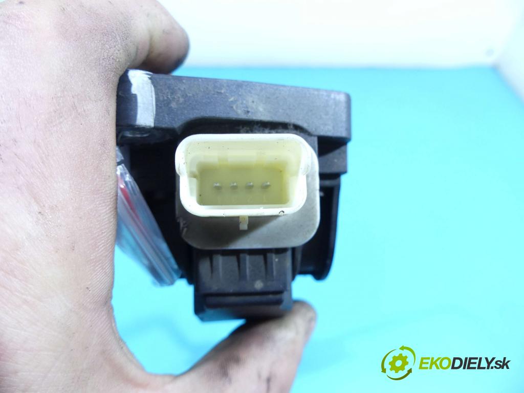 Peugeot 407 2.0 hdi 136 HP manual 100 kW 1997 cm3 4- pedále F00C3E2429 (Pedále)