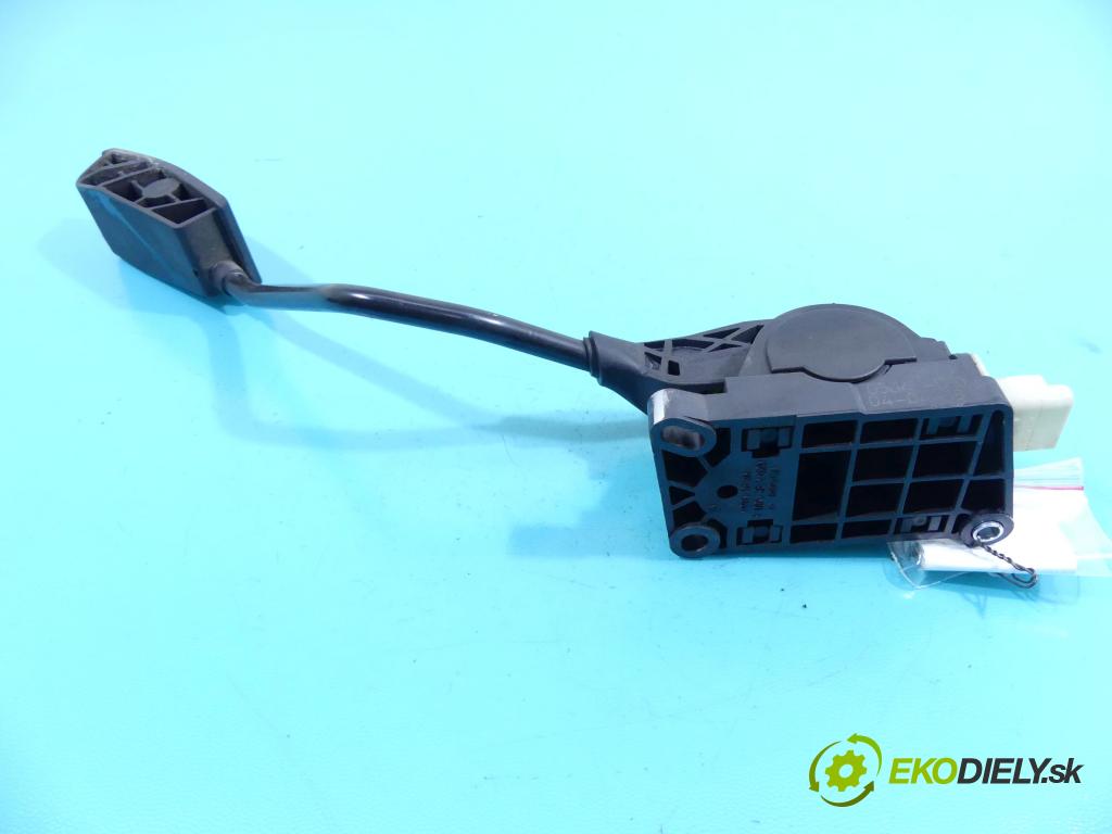 Peugeot 407 2.0 hdi 136 HP manual 100 kW 1997 cm3 4- pedále F00C3E2429 (Pedále)