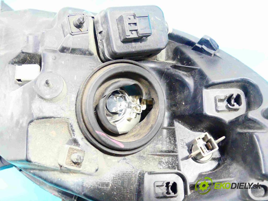 Nissan Micra K12 2003-2010 1.4 16v 88 HP manual 65 kW 1386 cm3 5- Reflektor: pravý 26010AX705 (Pravé)