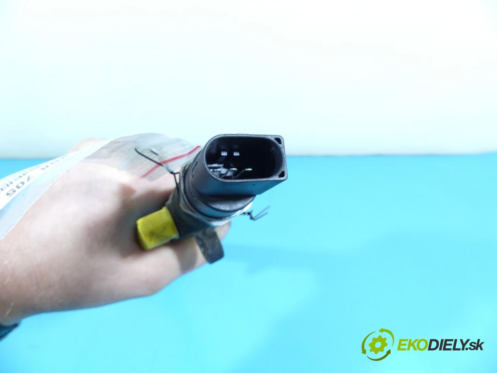 Mercedes Vaneo 1.7 cdi 90 HP automatic 66 kW 1689 cm3 5- lišta vstrekovacia 0281002498 (Vstrekovacie lišty)