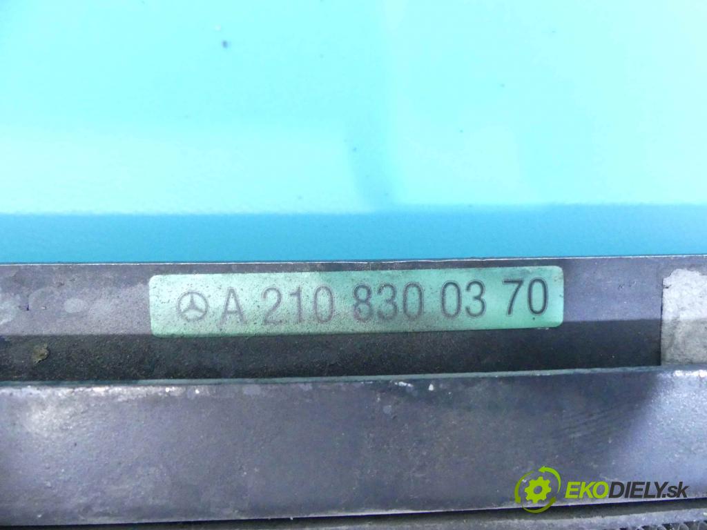 Mercedes E W210 1995-2002 3.2 cdi 197KM automatic 145 kW 3222 cm3 4- chladič klimatizácie A2108300370 (Chladiče klimatizácie)