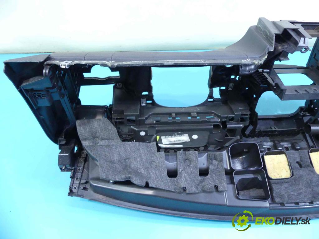 Mercedes CLS II C218 2010-2018 3.0 cdi 265KM automatic 195 kW 2987 cm3 4- kokpit,pristrojová doska rozdeľovacia A2188600602