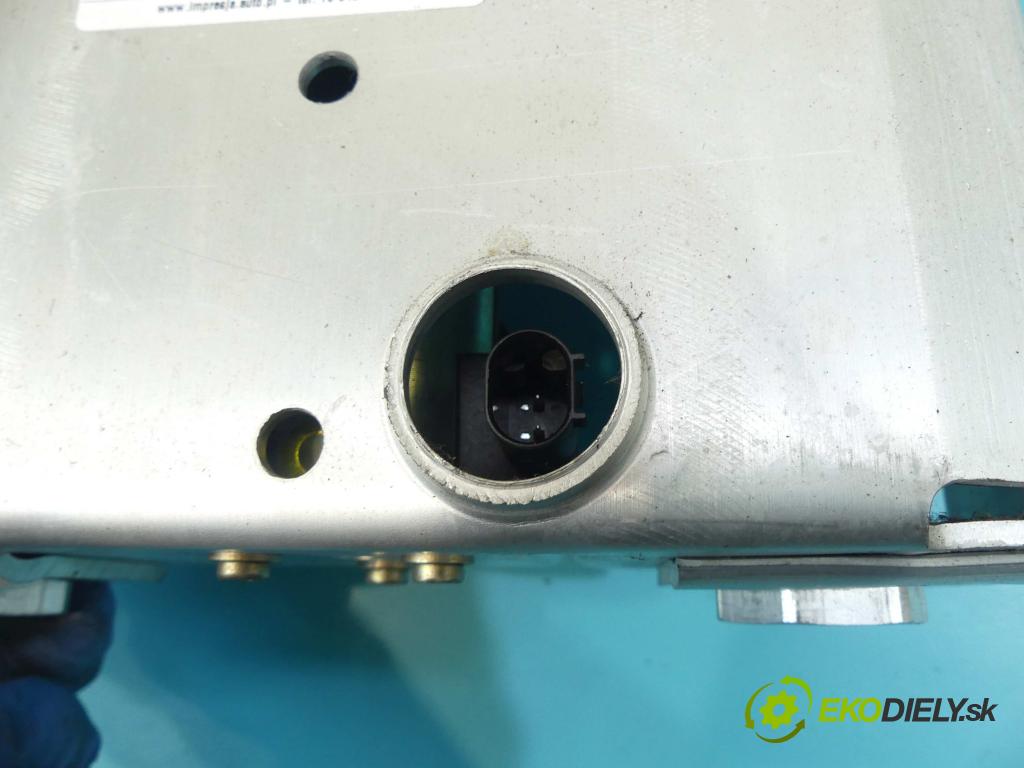 Bmw 3 E46 1998-2007 2.5 24v M52/TU 170 HP automatic 125 kW 2494 cm3 2- Opierka hlavy kreslo: 8260316