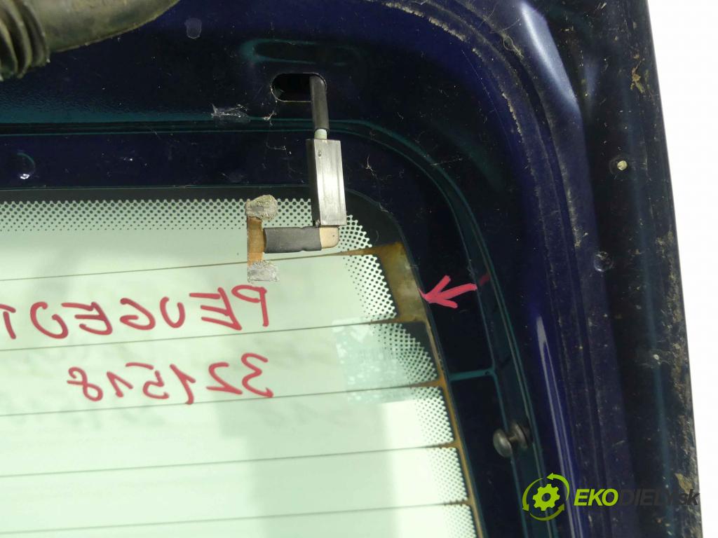 Peugeot 106 1.1 60 hp manual 44 kW 1124 cm3 3- zadní kufrové dveře  (Zadní kapoty)