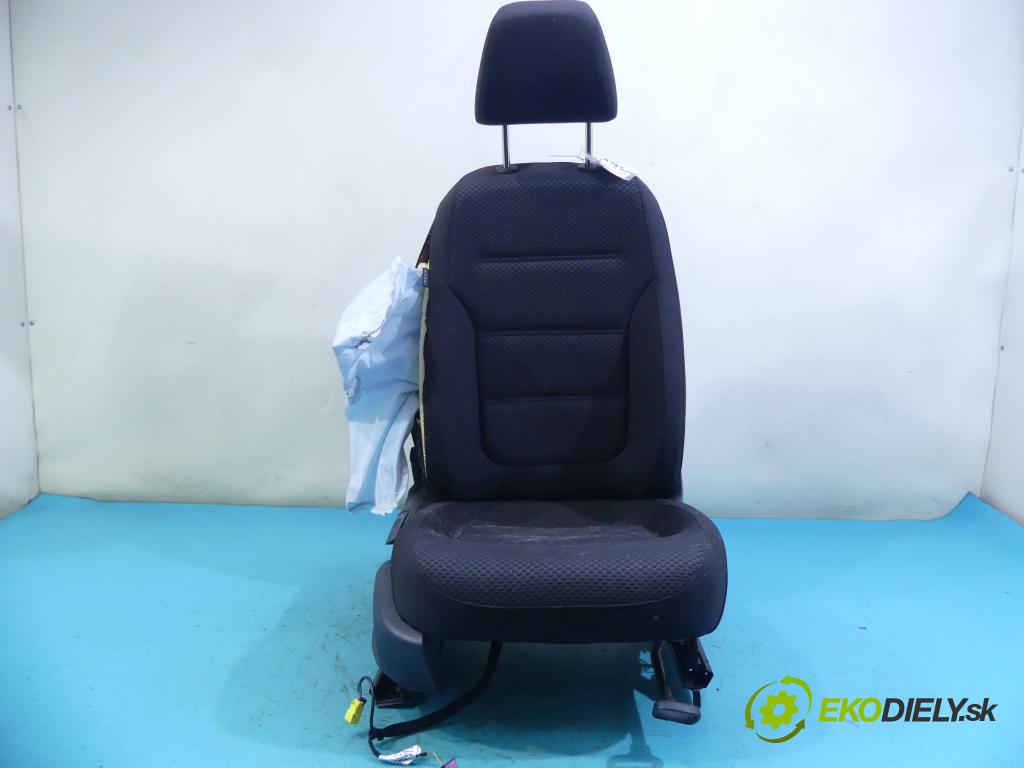 Vw Jetta VI 2010-2018 1.4 tsi 125 HP automatic 92 kW 1395 cm3 4- Sedačka pravý  (Sedačky, sedadlá)