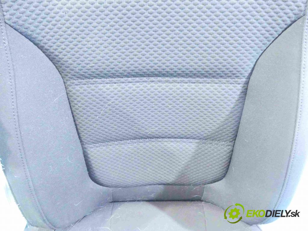 Vw Jetta VI 2010-2018 1.4 tsi 125 HP automatic 92 kW 1395 cm3 4- Sedačka pravý  (Sedačky, sedadlá)