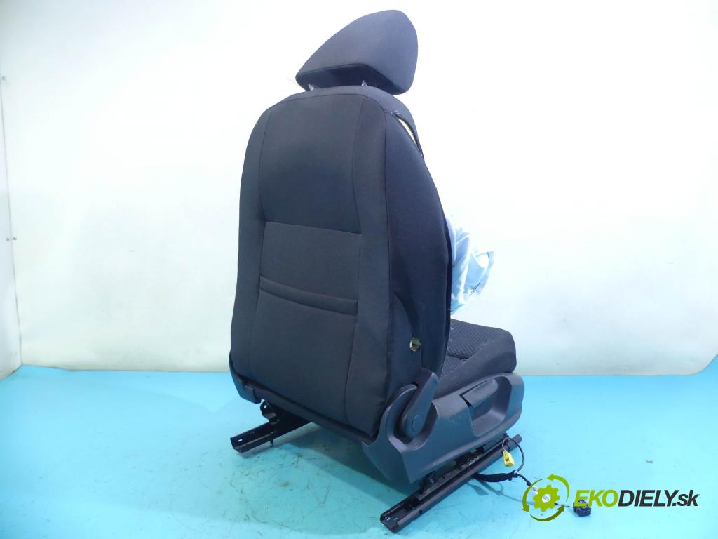 Vw Jetta VI 2010-2018 1.4 tsi 125 HP automatic 92 kW 1395 cm3 4- Sedačka pravý  (Sedačky, sedadlá)