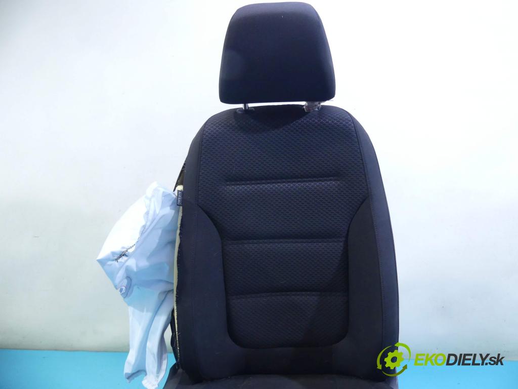 Vw Jetta VI 2010-2018 1.4 tsi 125 HP automatic 92 kW 1395 cm3 4- Sedačka pravý  (Sedačky, sedadlá)