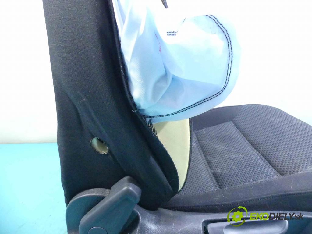 Vw Jetta VI 2010-2018 1.4 tsi 125 HP automatic 92 kW 1395 cm3 4- Sedačka pravý  (Sedačky, sedadlá)